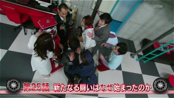B 仮面ライダードライブ 第25話 新たなる闘いはなぜ始まったのか の予告で仮面ライダードライブの正体がついにバレる