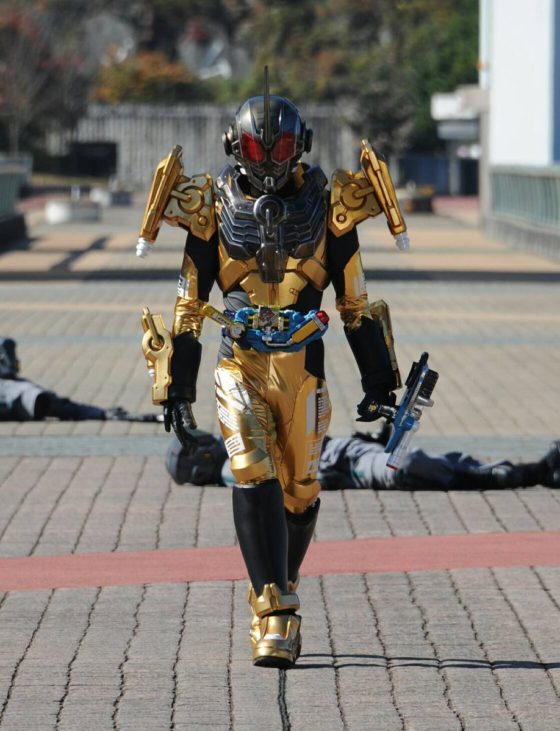 仮面ライダービルド 仮面ライダーグリス 猿渡 一海役を演じるのはキバのイクサ ダークキバ 紅 音也役の武田 航平さん