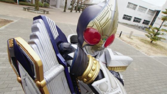 仮面ライダージオウ ブレイドのマスクが予告と違って黄ばんでるんだけど
