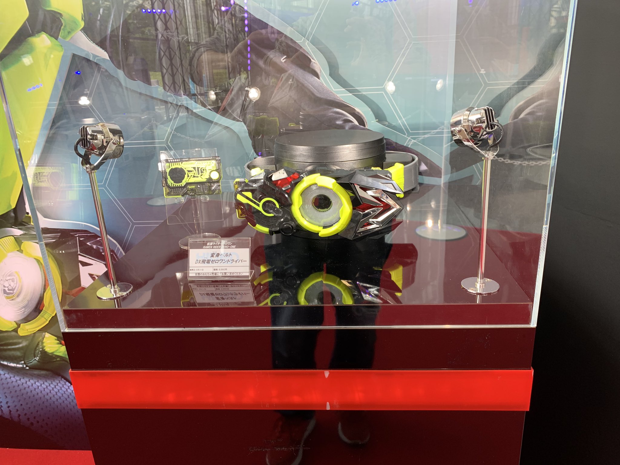 【仮面ライダーゼロワン】変身ベルト『DX飛電ゼロワンドライバー』の実物が展示！今度のベルトはかっけぇえ！