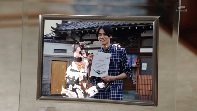 【仮面ライダーリバイス】第4話のまとめ!ギフ様の復活にはギフテクスが6体必要!写真から一輝の姿が消える・・・