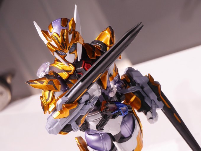 仮面ライダーゼロワン S H Figuarts 仮面ライダーバルキリー ジャスティスサーバル がtntで展示中 複眼は修正なし