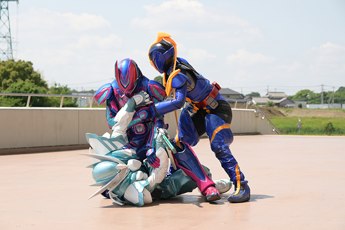 【仮面ライダーリバイス】第44話「全身全霊をかけて、決断の行方」の新画像が公開！ヒロミさんが再びデモンズに？